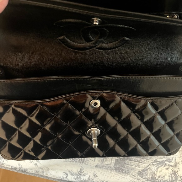 CHANEL Medium Classic Double Flap Patent Black SHW - Picture 5 of 7